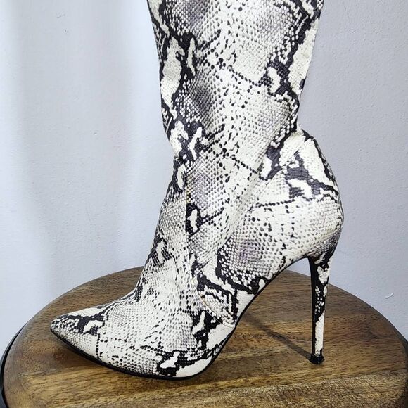 Steve Madden Snakeskin Print Thigh High Boot Size 7 Over-The-Knee Stretch Boots - Picture 3 of 13